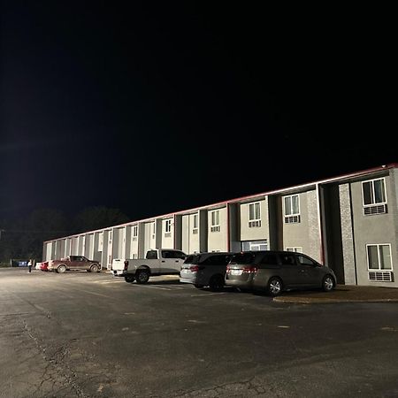 Americas Best Value Inn Marshall Bel Air Bagian luar foto