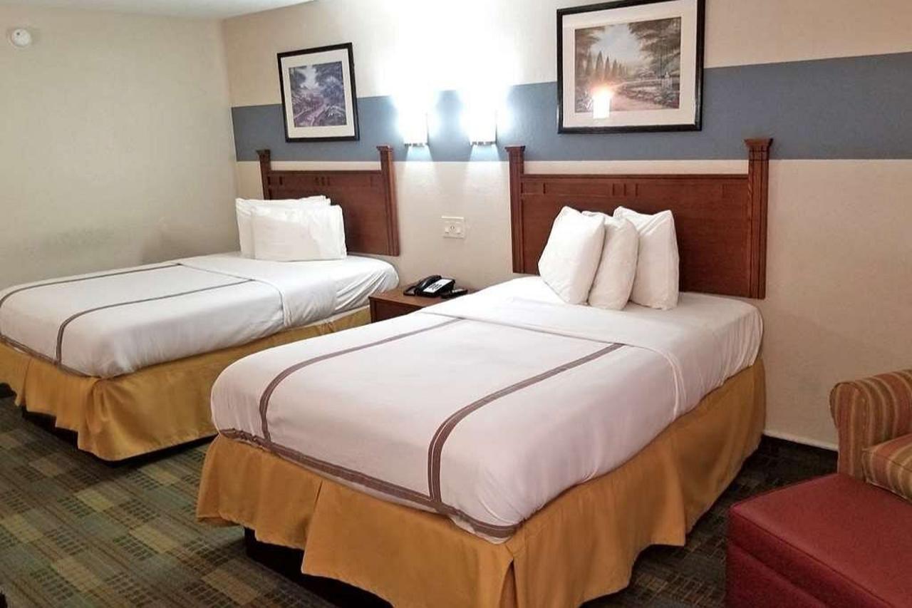 Americas Best Value Inn Marshall Bel Air Bagian luar foto