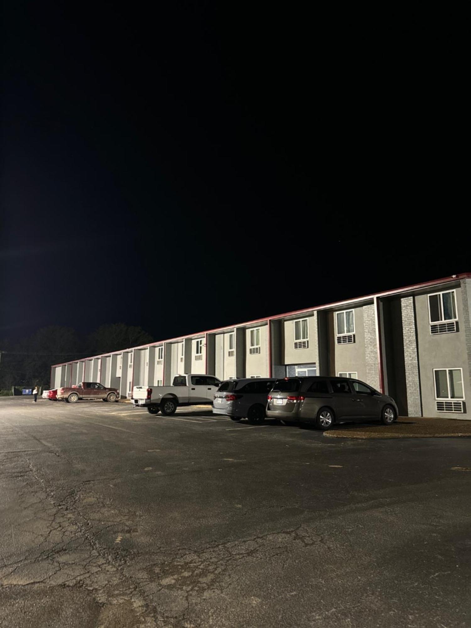 Americas Best Value Inn Marshall Bel Air Bagian luar foto